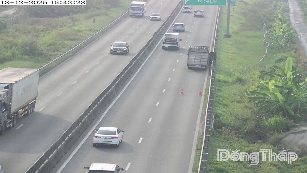 Chóp nón cam trên cao tốc: Giải pháp đơn giản góp phần giảm tai nạn thứ cấp