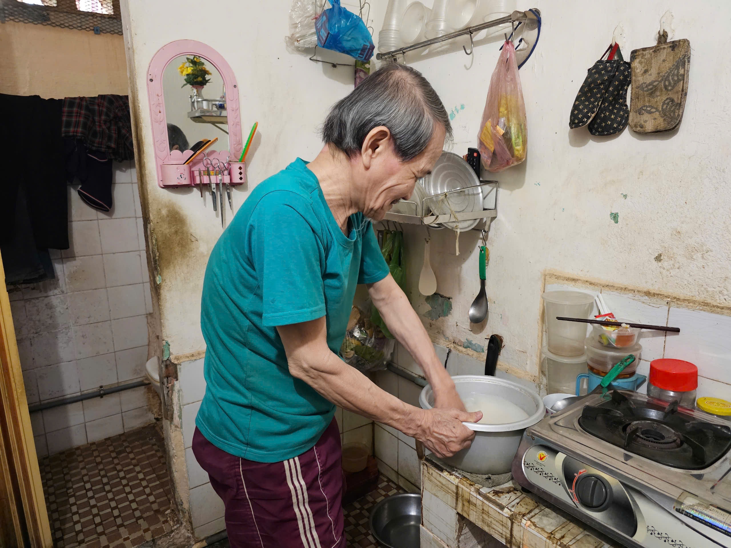 Người con bỏ thi thể mẹ ngoài đường ở TPHCM: Tôi cắn rứt - 1