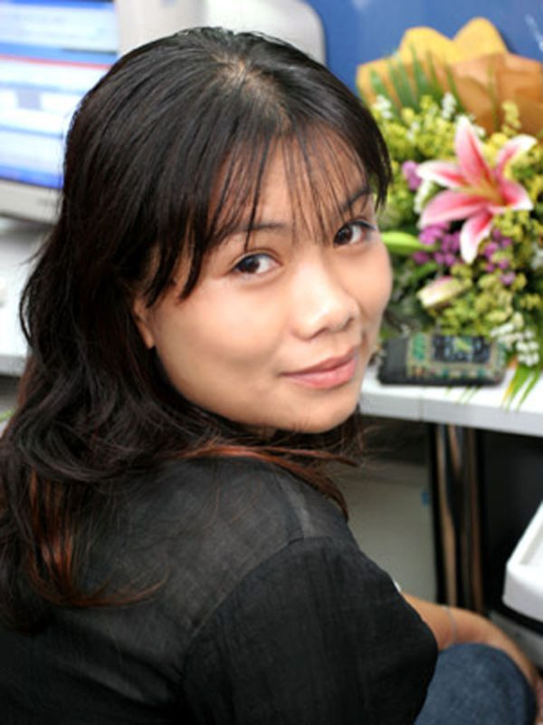 Phan Huyền Thư một tuần hai lần bị tố đạo thơ