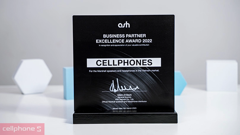 CellphoneS nhận giải đối tác kinh doanh xuất sắc của Marshall