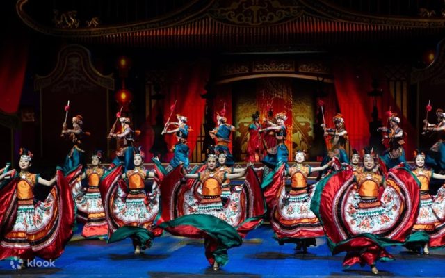Một Đêm Đắm Chìm Trong ” Quảng Đông Thiên Cổ Tình”