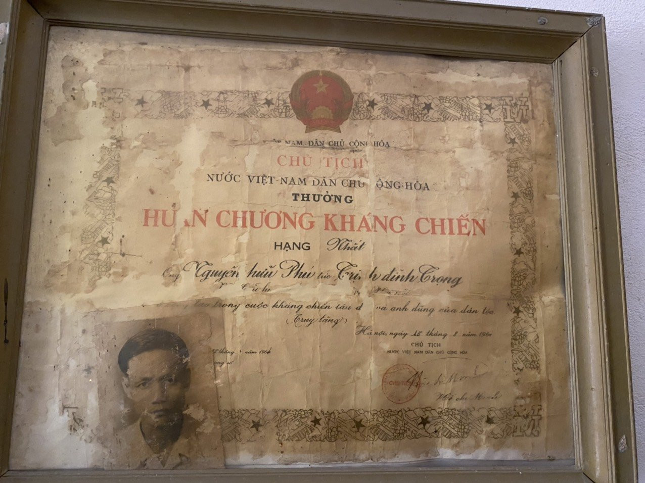Ảnh vợ chồng cụ Trịnh Đình Trọng trong kho ảnh tư liệu gia đình do ông Nguyễn Thành Đồng giữ