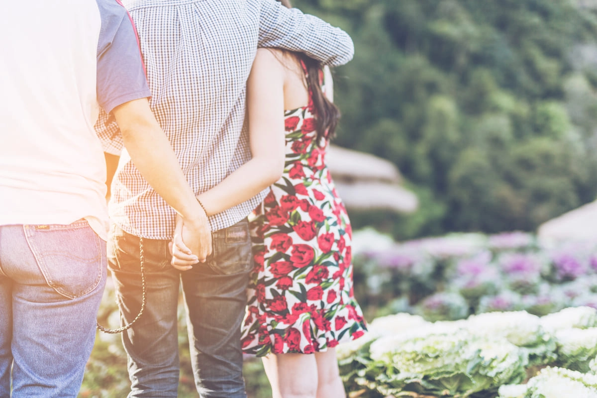 Dấu hiệu ngoại tình tư tưởng khi thường xuyên gặp gỡ người khác giới