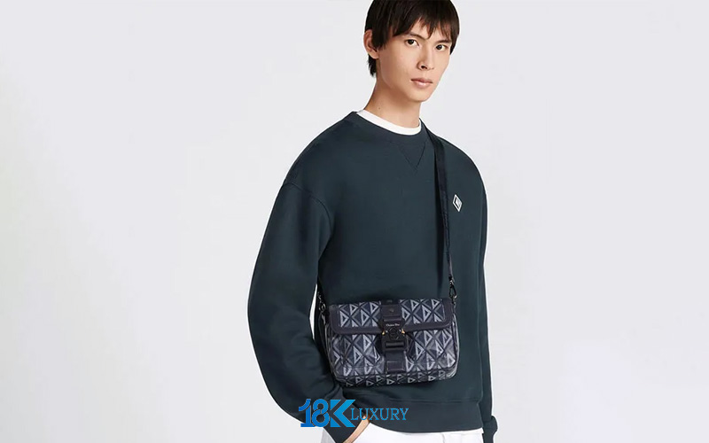 tui deo cheo nam dior (1)