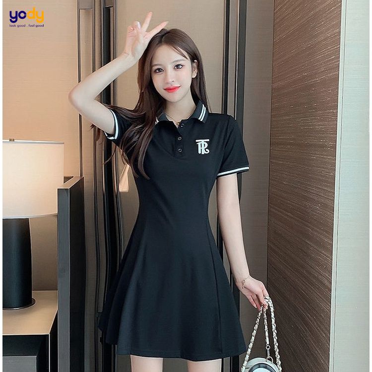 Váy Polo cổ kẻ có thêm phần trẻ trung
