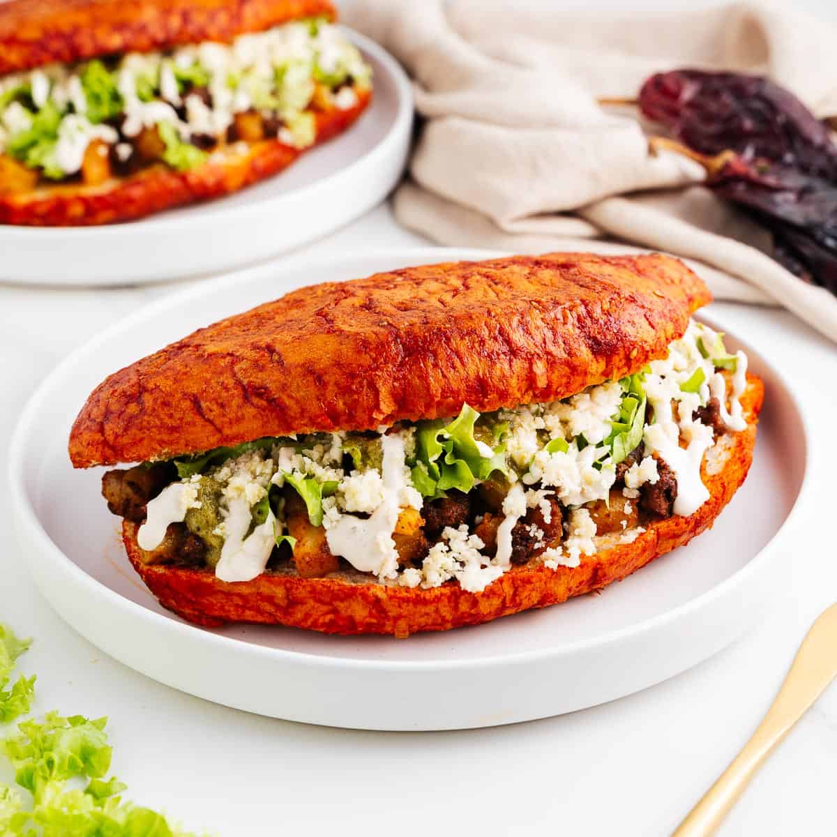 CNN xướng tên bánh mì Việt Nam trong loạt món bánh kẹp ngon nhất thế giới - 2