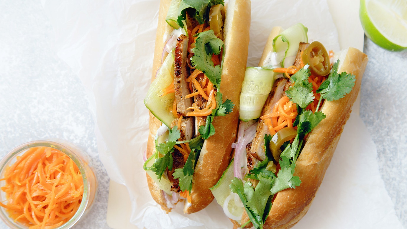 CNN xướng tên bánh mì Việt Nam trong loạt món bánh kẹp ngon nhất thế giới - 1