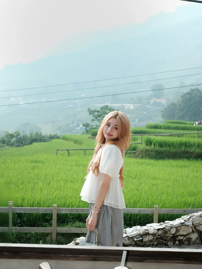 ảnh gái 2k4