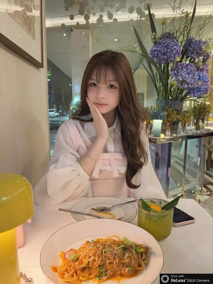 Hình gái xinh 2k12 mang phong cách học trò