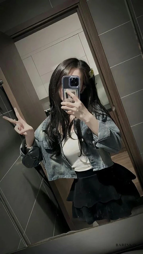 Bộ ảnh gái sexy giấu mặt khi chụp hình
