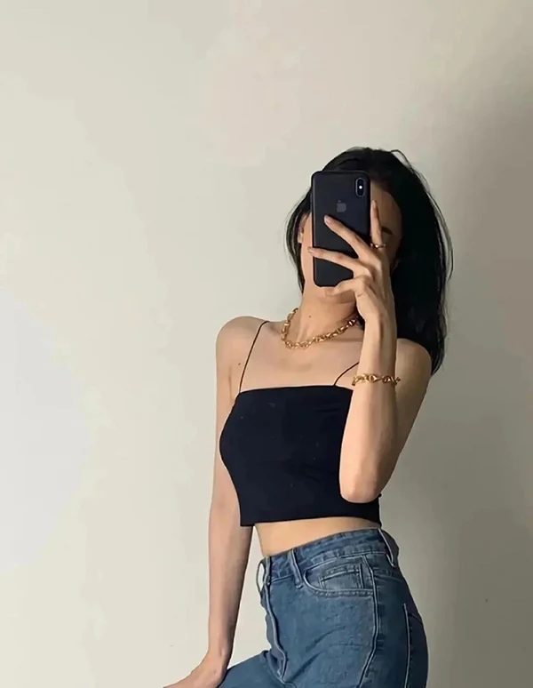 Chụp ảnh hot girl che mặt bằng thiết bị cầm tay