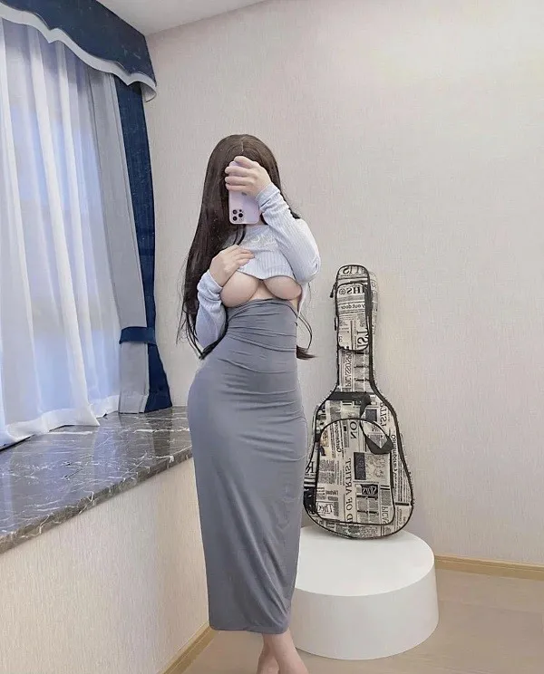 Tải ảnh mỹ nhân kiêu sa, phom dáng vòng ngực gợi cảm