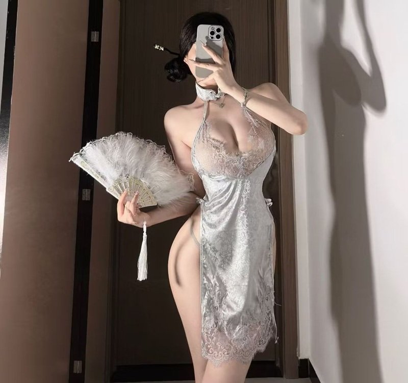 Gái xinh mặc đồ ngủ cuốn hút