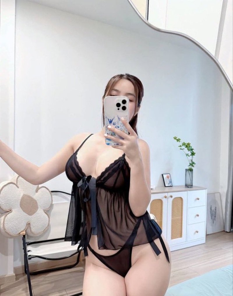 Gái xinh mặc đồ ngủ chất lượng cao