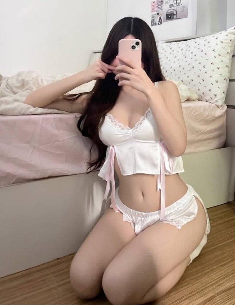 Ảnh gái xinh mặc đồ ngủ HD