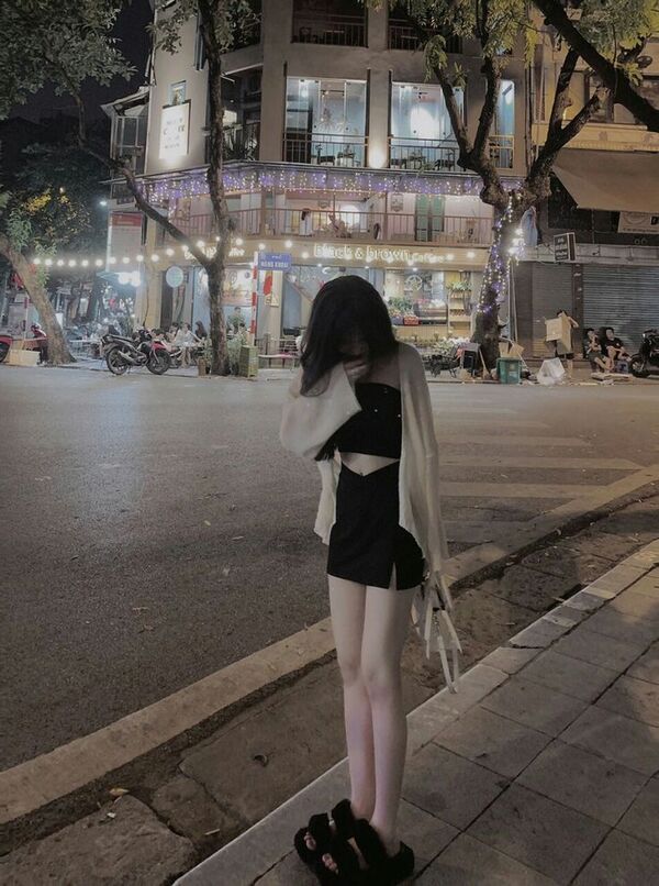 hinh anh gai xinh chup dang che mat 3