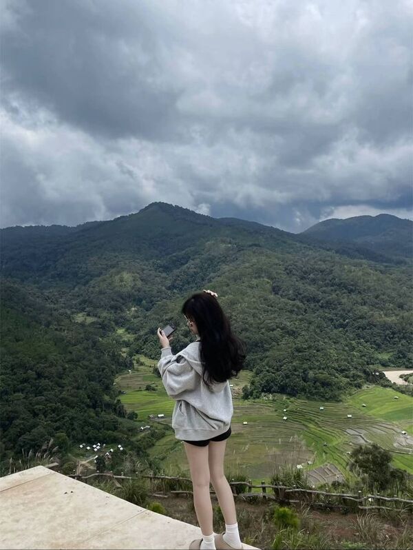 hinh anh gai xinh chup dang che mat 26