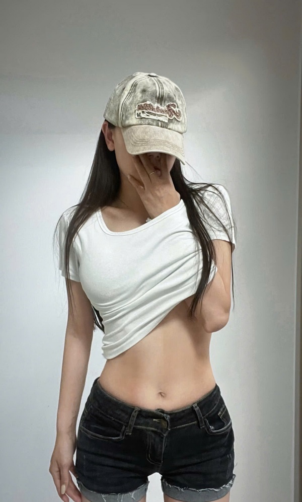 ảnh gái xinh che mặt 6