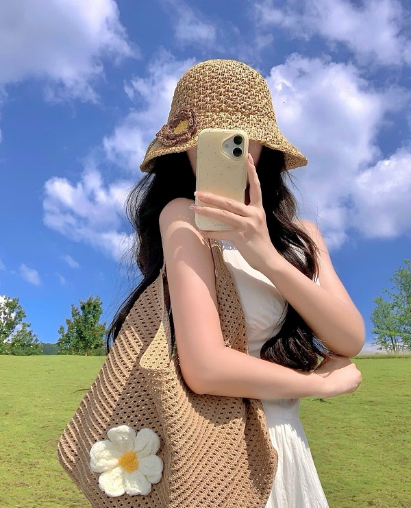 ảnh gái xinh che mặt 16