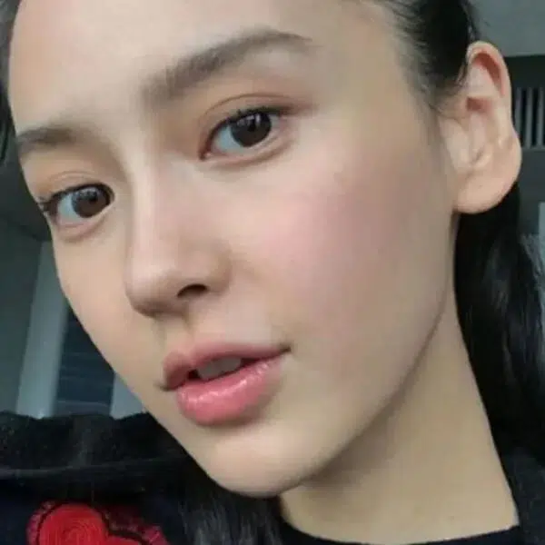 Hình khi con gái show mặt mộc