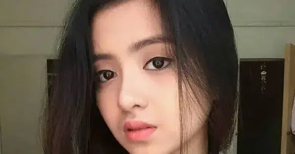 Gái ngây thơ mặt mộc, ánh mắt trong sáng