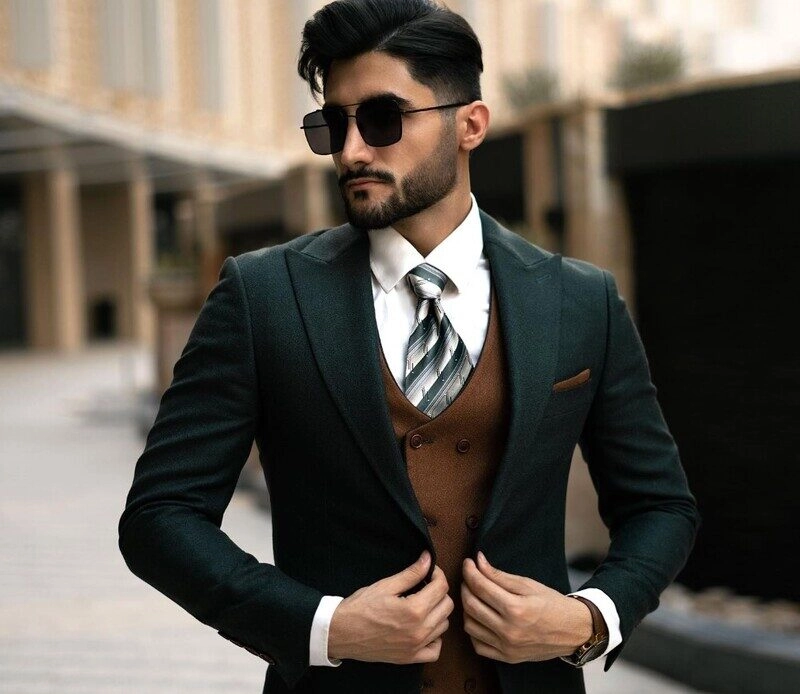 ảnh nam mặc vest che mặt