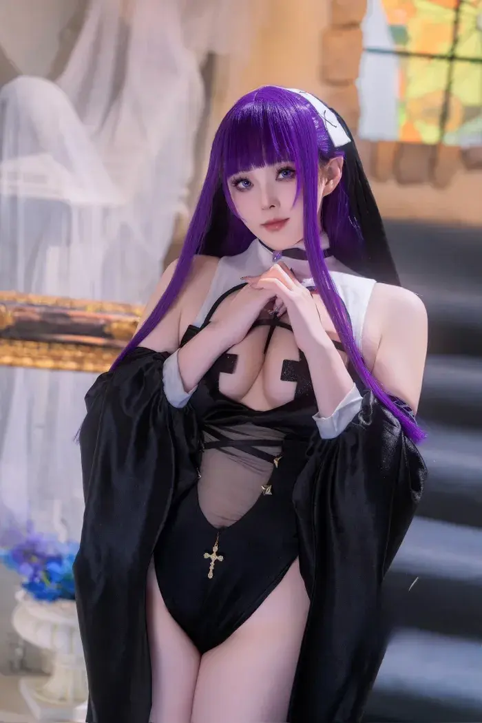 Sư cô tím lộ vú bự căng cosplay nude dâm