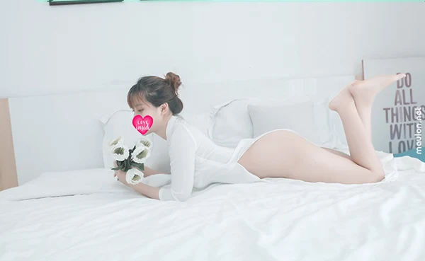 Bộ ảnh gái cute áo dài dịu dàng, toát lên vẻ nóng bỏng