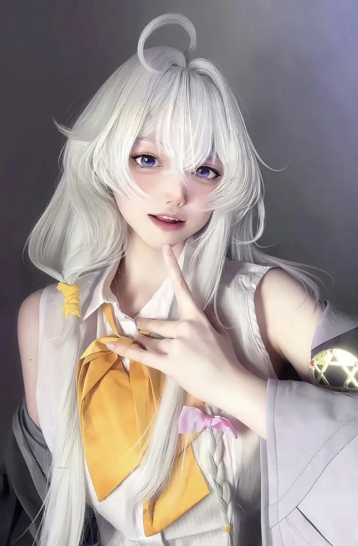 Cosplay anime xinh đẹp vẻ ngoài đáng yêu của nhân vật hoạt hình nữ