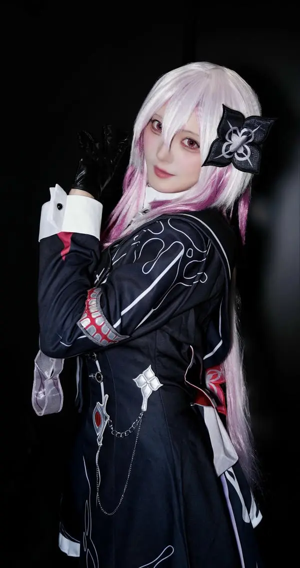 Em cosplay anime lồn hồng mời đụ bạo