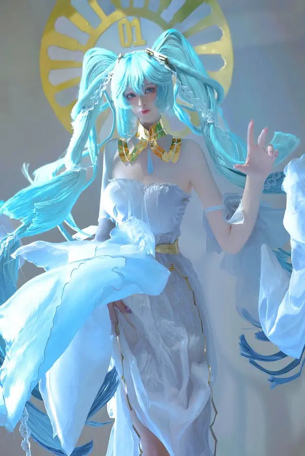 Cosplay miku thần dâm lồn ướt phơi hàng