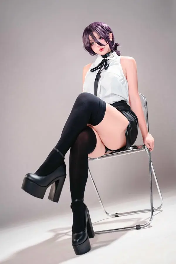 Coser anime tím tóc ngồi lộ lồn dâm