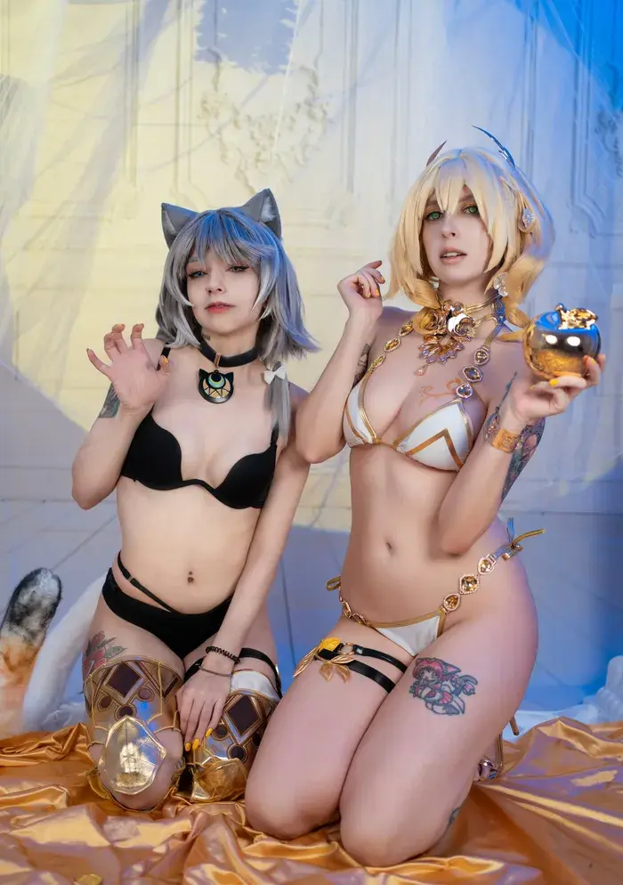 Hai em cosplay anime nữ dâm vú to lồn ướt