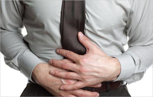 Bụng chướng là triệu chứng của bệnh ruột xoay bất toàn có xoắn ruột