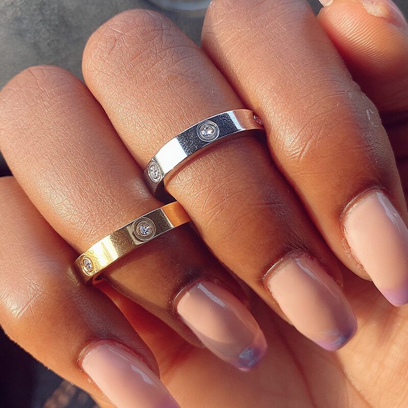 Nhẫn cưới Cartier giá bao nhiêu? Những yếu tố ảnh hưởng đến giá bán