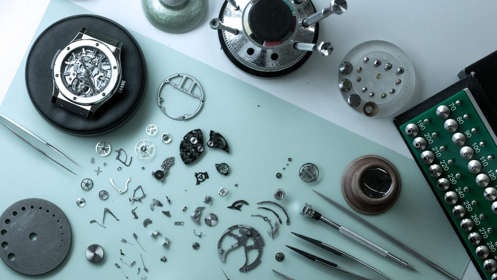 ửa đồng hồ Hublot nhiễm từ thì không quá khó khăn