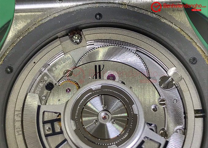 Máy đồng hồ Hublot trước khi sửa tại Bệnh Viện Đồng Hồ