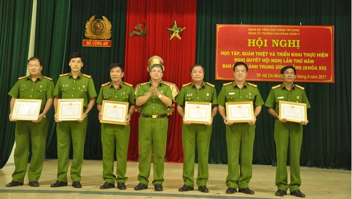 ĐẢNG ỦY TRƯỜNG CAO ĐẲNG CSND II TỔ CHỨC PHỔ BIẾN NGHỊ QUYẾT HỘI NGHỊ LẦN THỨ NĂM, BAN CHẤP HÀNH TRUNG ƯƠNG ĐẢNG KHÓA XII