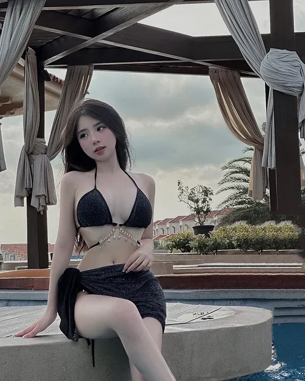 Hình ảnh gái xinh quyến rũ mặc bikini