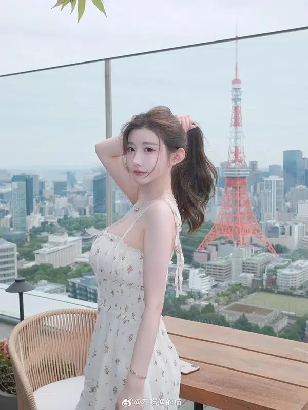 Chụp hình gái sexy khoe đường cong mỹ miều