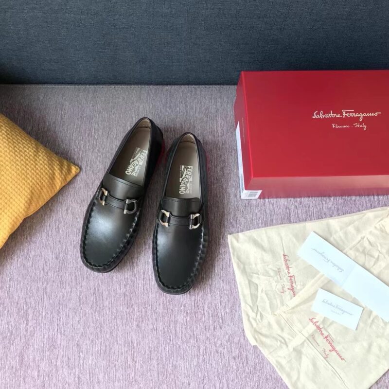 Giày lười Salvatore Ferragamo da trơn màu đen GSF02