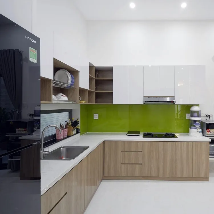 Mẫu tủ bếp chữ L gỗ công nghiệp MDF phủ Melamine