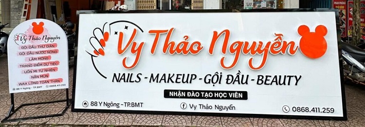 biển quảng cáo tiệm makeup