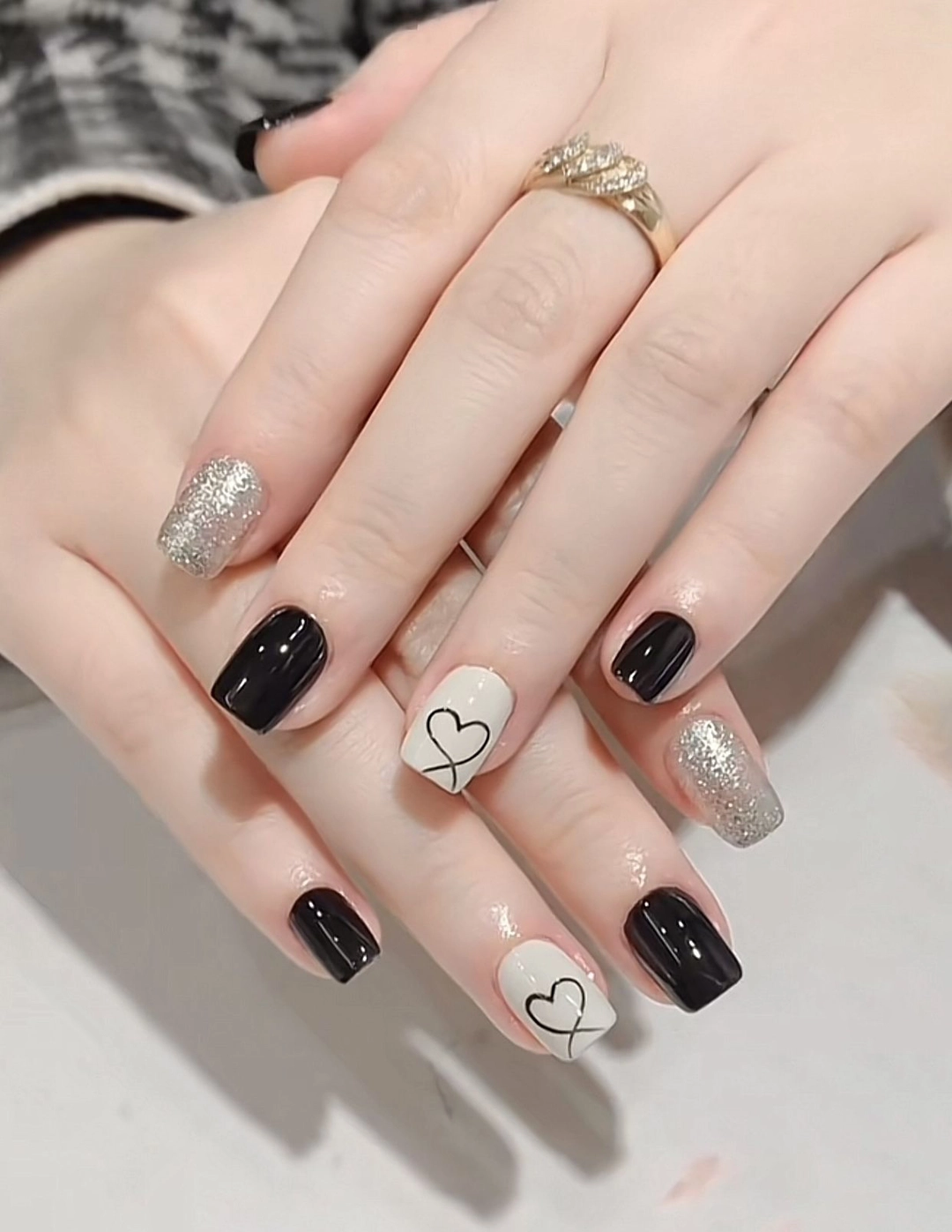 mẫu nail tay ngắn đẹp nhẹ nhàng