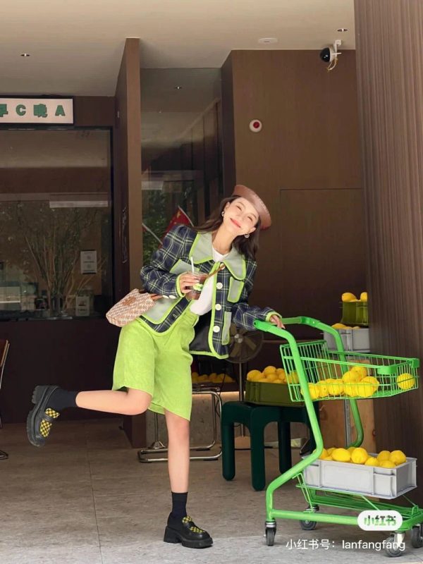 Màu cốm là màu gì? Bí quyết phối đồ màu cốm trong thời trang