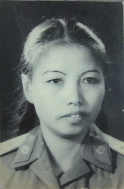 Y tá Nguyễn Thị Hồng Minh, 20 tuổi, từ một nữ sinh Hà Nội đầy bỡ ngỡ đã trở thành nữ chính trị viên
