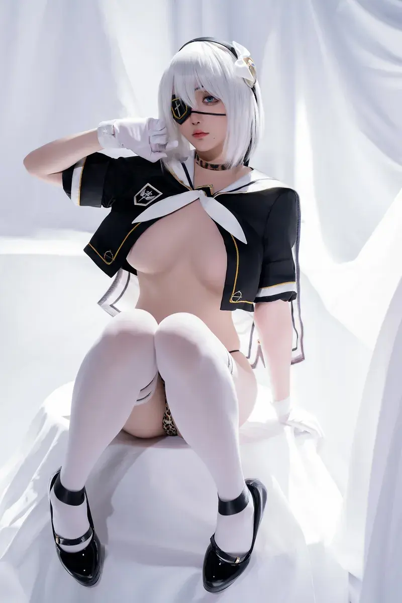 Em cosplay dâm lộ vú há lồn báo