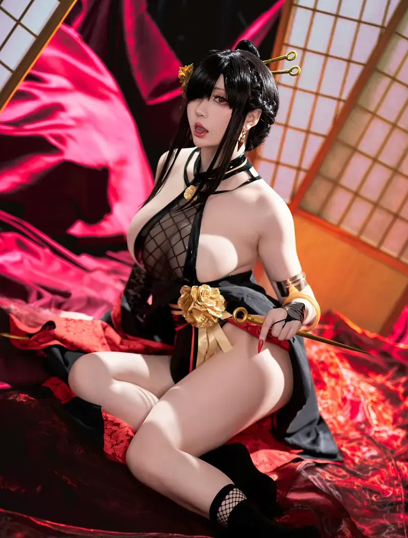Cosplay Yae Miko dâm bò vú bự lồn ướt