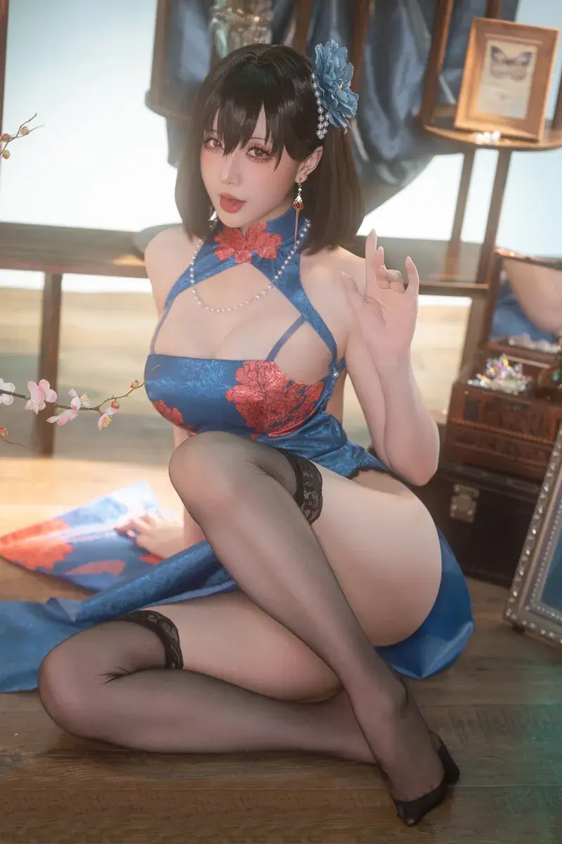 Cosplay qipao dâm đãng banh lồn lộ vú