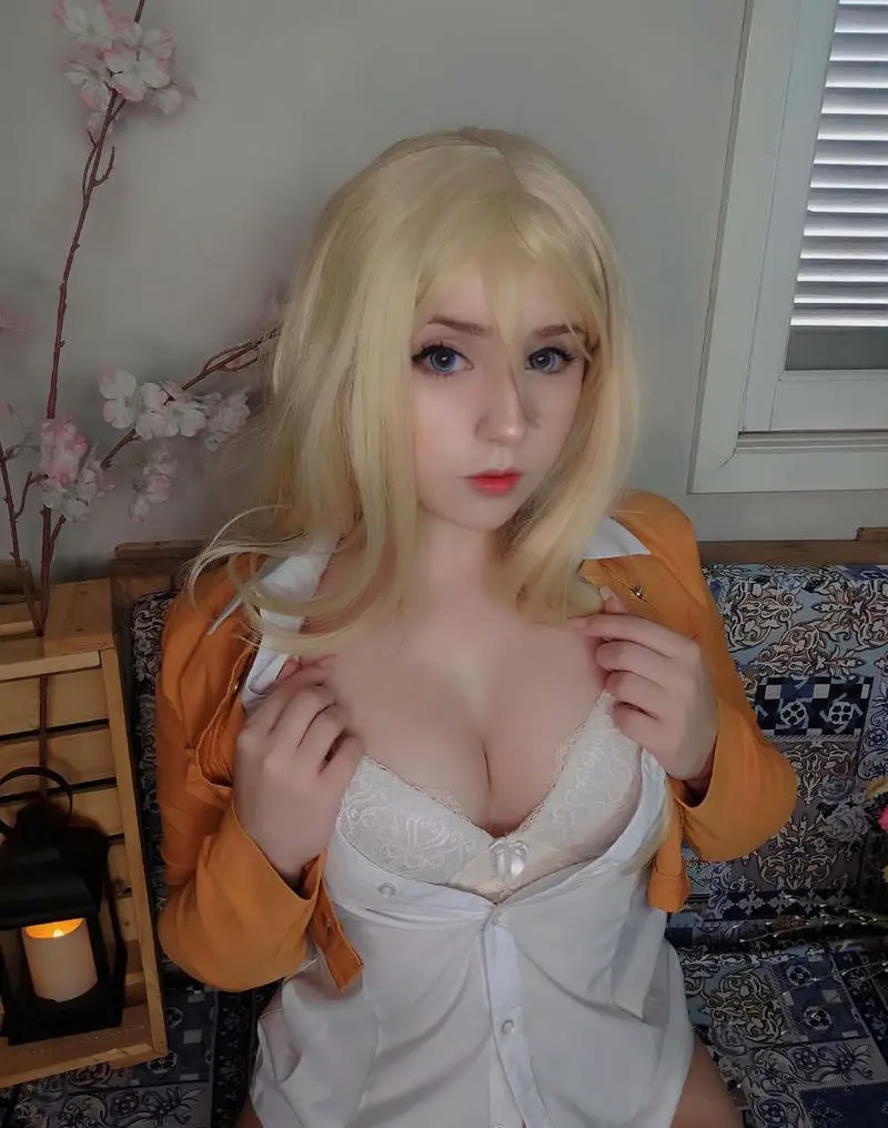 Cosplay vòng một đầy gợi cảm nét đẹp nhân vật anime quyến rũ